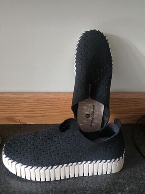 Black Slip-On Casual Womens Shoes with White Platform Sole